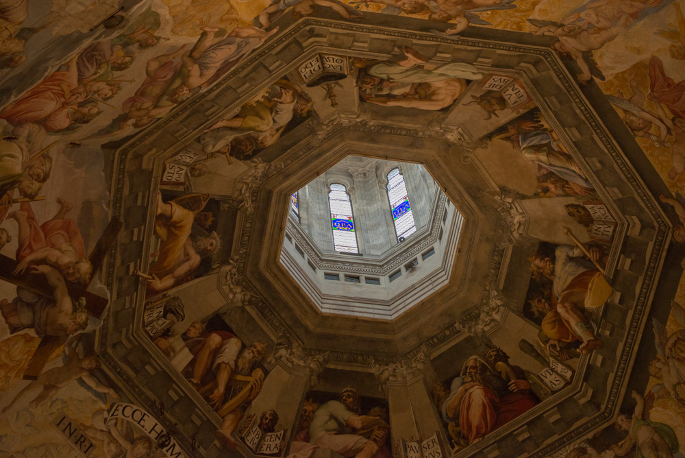 (ドゥオモ)サンタマリア・デル・フィオーレ大聖堂　ドームのフレスコ画 75mm　f/4 1/320s　ISO1600 (NikonD610 / Tamron 70-300mm f4-5.6 Di A17N)